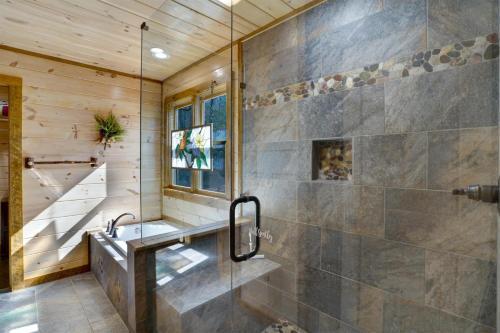 Hooch Holler- Newly Built, Sensational, Rustic Meets Modern, Mountain Cabin