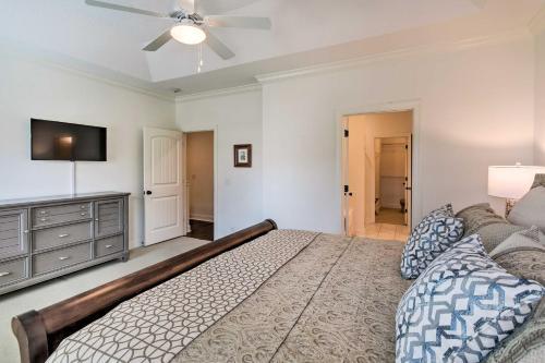 Chic St Simons Island Townhome With Pool Access