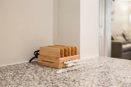 Modern + Cozy Townhome - Minutes To Avalon W/king