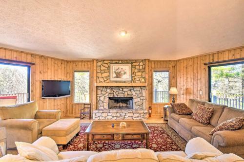 Woodsy Sky Valley Cottage, 8 Mi To Dillard!