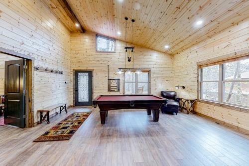 Cozy Bear Cabin #2