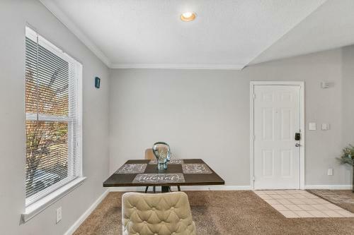 Apartamento Oasis Getaway!!! Only Miles From Atl & Attractions Apts