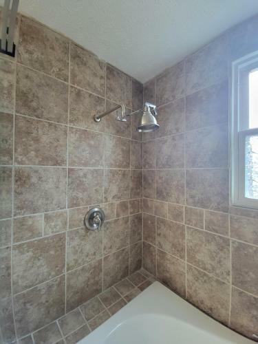 Spacious 3bd/3bth Home On Private 1 Acre Lot W/large Game Room