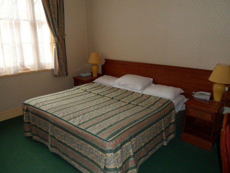 Three Queens Hotel