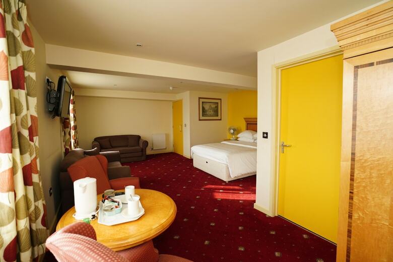 Three Queens Hotel