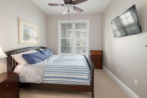 Beautifully Renovated Waterfront Condo 3 Bedroom 3 Baths