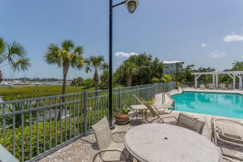 Beautifully Renovated Waterfront Condo 3 Bedroom 3 Baths
