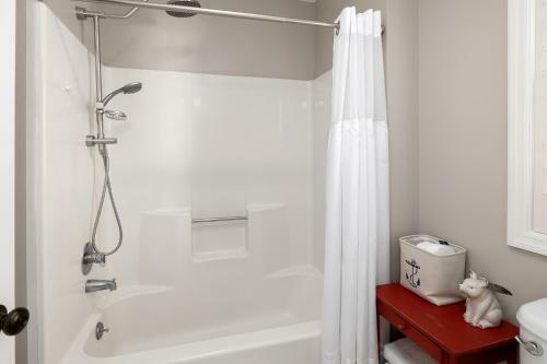 Rare 3 Bedroom 3 Bathroom Harbour Oaks Condo