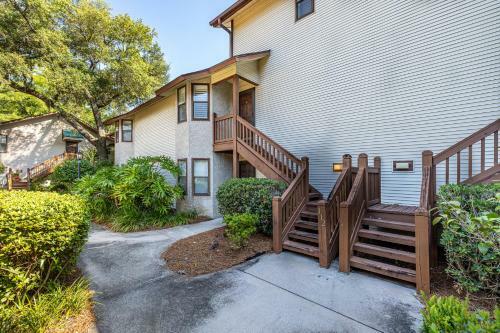 Rare 3 Bedroom 3 Bathroom Harbour Oaks Condo