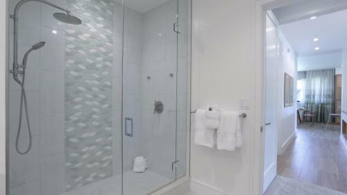 Maui Westside Presents - Luana Garden Villas 18c