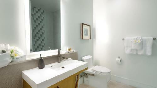 Maui Westside Presents - Luana Garden Villas 18c