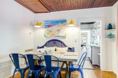 Tybee Blue Cat
