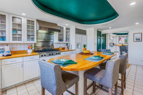 Apartamento Kahana Manor 701 2bd 2ba Oceanview Condo