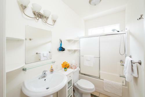 Hostal Bears' Place Guest House