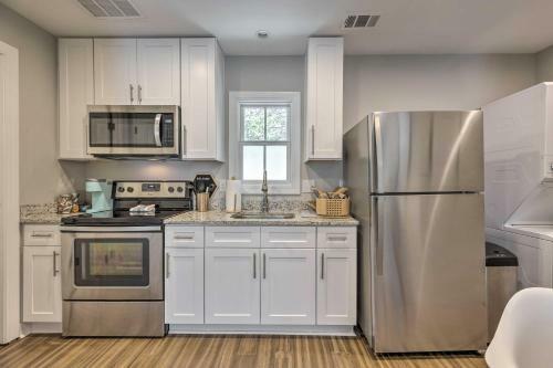 Updated Savannah Apartment - Walk To Forsyth Park!