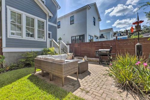 Updated Savannah Apartment - Walk To Forsyth Park!
