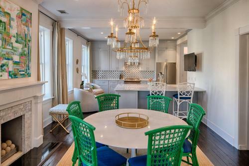 Chateau On Charlton By Lucky Savannah