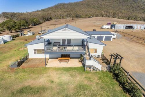Apartamento Hillview, A Quiet Country Escape With Views.