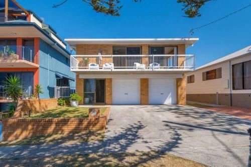 Apartamento Burleigh Yamba Unit 1. Beachside. Ocean Views, Big Backyard.