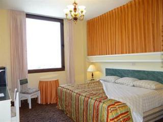 Hotel Montecarlo(.)