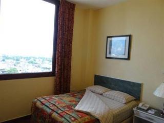 Hotel Montecarlo(.)