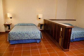 Hotel Suites Bahia