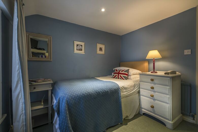 Hotel The Feathers