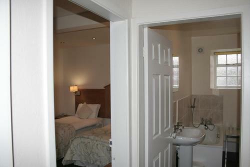 Hotel George & Dragon Inn
