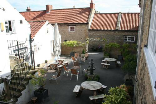 Hotel George & Dragon Inn