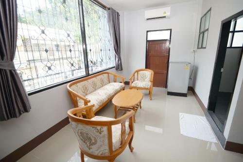 Hotel ???????? Rattanapong