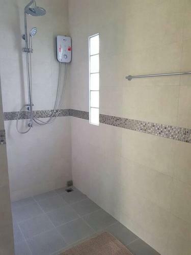 Belle Villa R�cente 95m2 Au Calme Avec Piscine