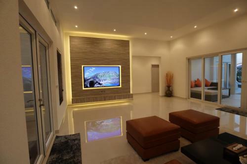 Sunset View Pool Villa 7 Br 14-16 Persons