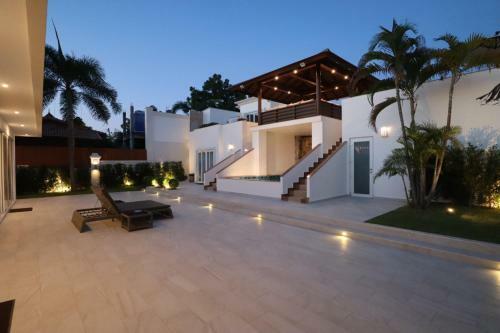 Sunset View Pool Villa 7 Br 14-16 Persons