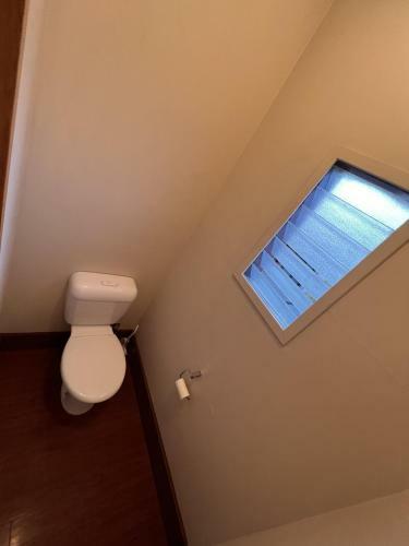 Peaceful Light-filled Private Room In Sandy Bay's Heart