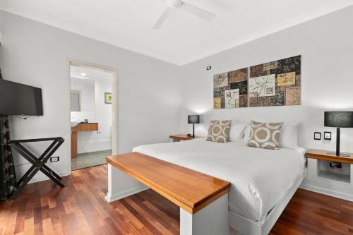 Belle Escapes - Absolute Beachfront 2 Bedroom Apartment Alamanda Resort "28"