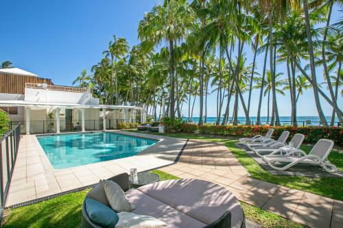 Belle Escapes - Absolute Beachfront 2 Bedroom Apartment Alamanda Resort "28"