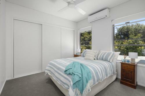 5 Bedroom Beachside Entertainer By Uholiday