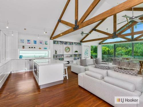 Beachfront On She Oak