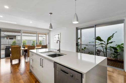 Lennox Retreat