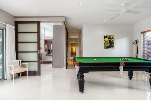 Mini Resort Home With Pool