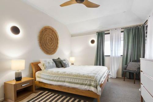Garden Oasis-1 Min From The Beach & Pet Friendly!