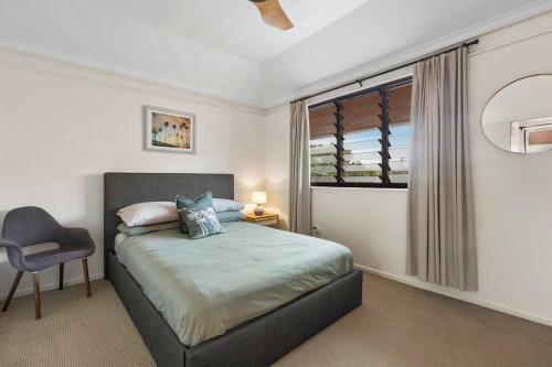 Garden Oasis-1 Min From The Beach & Pet Friendly!