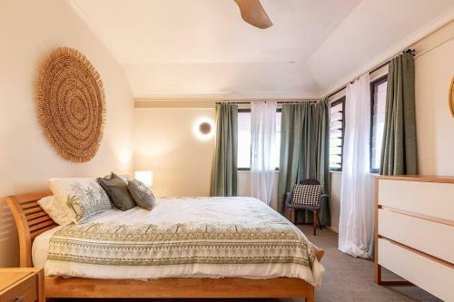 Garden Oasis-1 Min From The Beach & Pet Friendly!