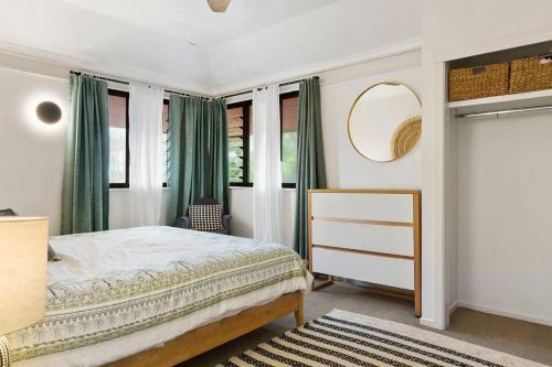 Garden Oasis-1 Min From The Beach & Pet Friendly!