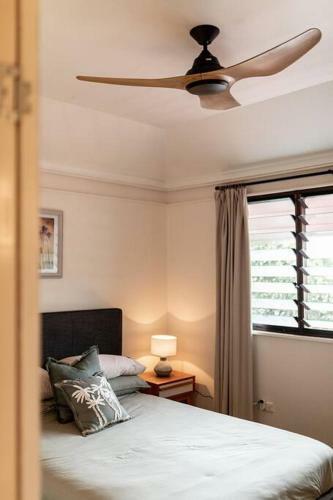 Garden Oasis-1 Min From The Beach & Pet Friendly!