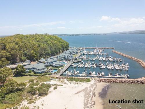 91 Sandy Point Road With Wifi Boat Parking And Air Con