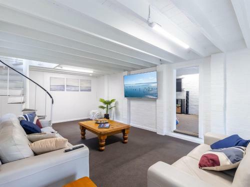 91 Sandy Point Road With Wifi Boat Parking And Air Con