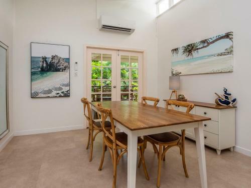 Castaway Cottage