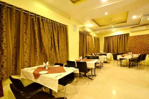 Oyo 2933 Hotel Muskan Palace