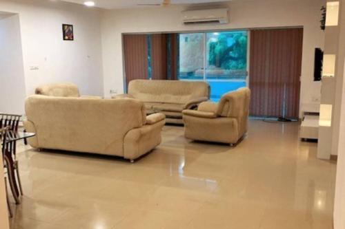 Apartamento Centrally Located Fully Furnished 3 Bdr/3 Bth Apt